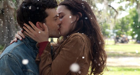 Alden Ehrenreich & Alice Englert – Beautiful Creatures