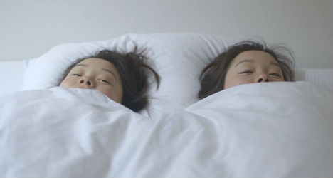 Try guessing which one is Samantha Futerman and which is AnaÃ¯s Bordier in "Twinsters."